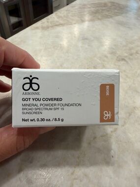 NIB - Arbonne Got You Covered Mineral Powder Foundation - Beige